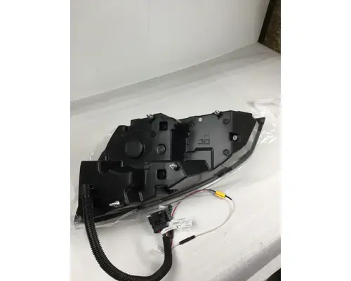 FREIGHTLINER CASCADIA - P4 Headlamp Assembly