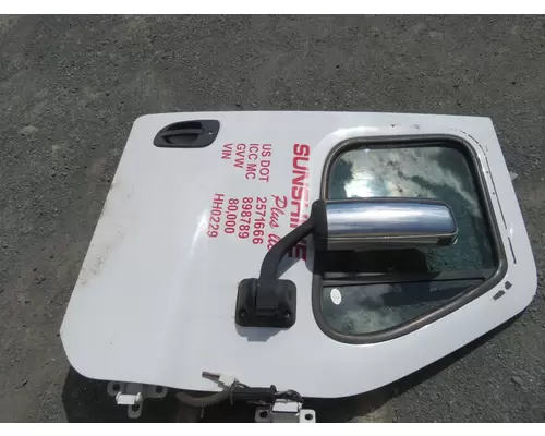 FREIGHTLINER CASCADIA  125 Door Assembly, Front