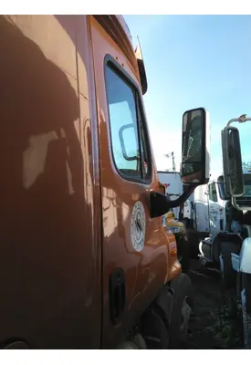 FREIGHTLINER CASCADIA 113-125 DOOR ASSEMBLY, FRONT
