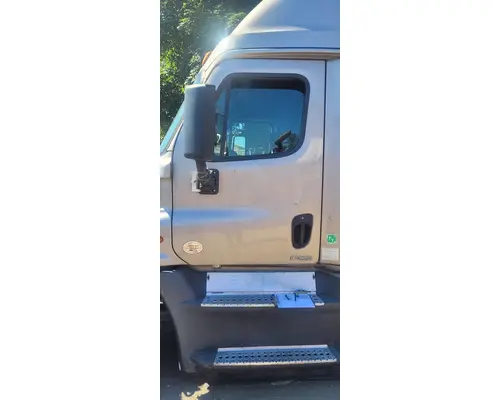 FREIGHTLINER CASCADIA 113-125 DOOR ASSEMBLY, FRONT