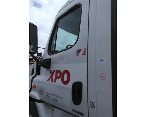 FREIGHTLINER CASCADIA 113-125 DOOR ASSEMBLY, FRONT