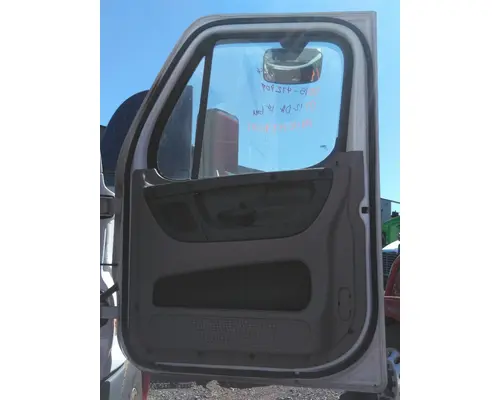 FREIGHTLINER CASCADIA 113-125 DOOR ASSEMBLY, FRONT