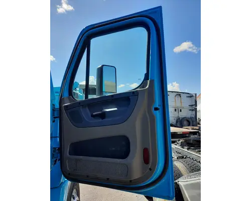 FREIGHTLINER CASCADIA 113-125 DOOR ASSEMBLY, FRONT