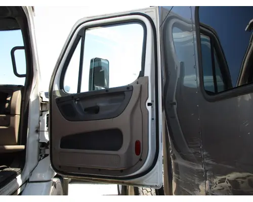 FREIGHTLINER CASCADIA 113-125 DOOR ASSEMBLY, FRONT