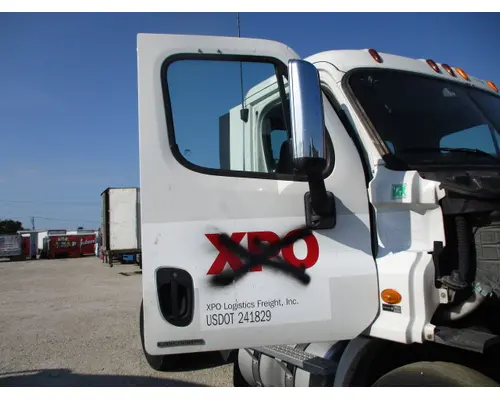 FREIGHTLINER CASCADIA 113-125 DOOR ASSEMBLY, FRONT