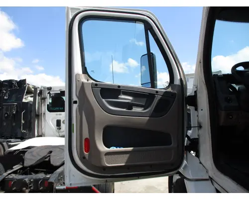 FREIGHTLINER CASCADIA 113-125 DOOR ASSEMBLY, FRONT