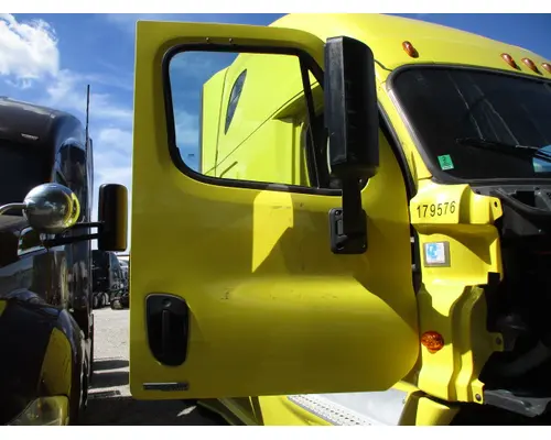 FREIGHTLINER CASCADIA 113-125 DOOR ASSEMBLY, FRONT