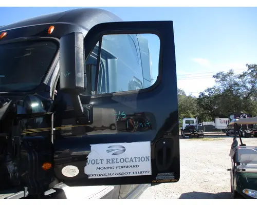 FREIGHTLINER CASCADIA 113-125 DOOR ASSEMBLY, FRONT