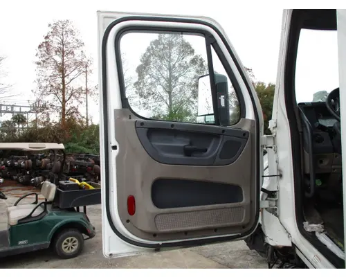 FREIGHTLINER CASCADIA 113-125 DOOR ASSEMBLY, FRONT