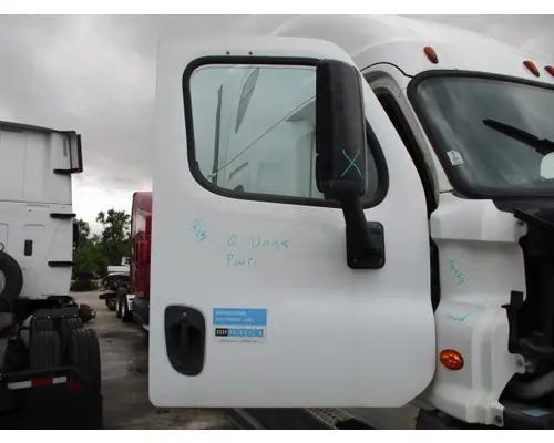 FREIGHTLINER CASCADIA 113-125 DOOR ASSEMBLY, FRONT