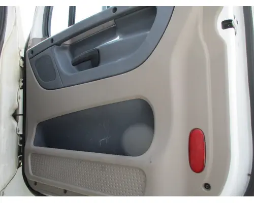 FREIGHTLINER CASCADIA 113-125 DOOR ASSEMBLY, FRONT