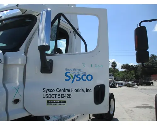 FREIGHTLINER CASCADIA 113-125 DOOR ASSEMBLY, FRONT