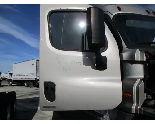 FREIGHTLINER CASCADIA 113-125 DOOR ASSEMBLY, FRONT