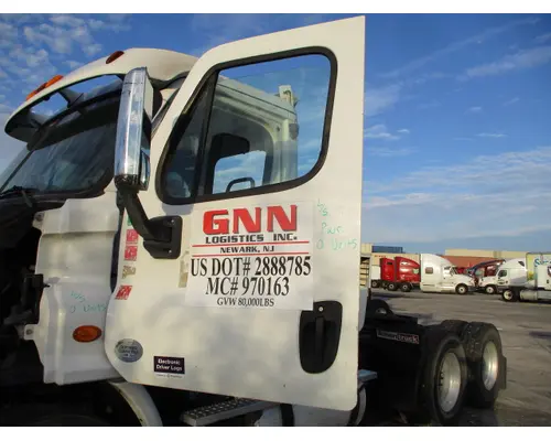 FREIGHTLINER CASCADIA 113-125 DOOR ASSEMBLY, FRONT
