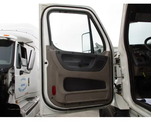 FREIGHTLINER CASCADIA 113-125 DOOR ASSEMBLY, FRONT