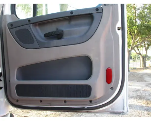 FREIGHTLINER CASCADIA 113-125 DOOR ASSEMBLY, FRONT