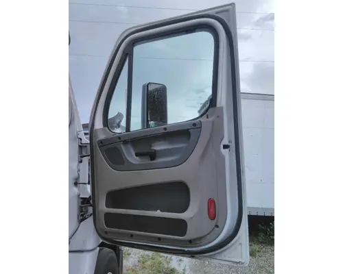 FREIGHTLINER CASCADIA 113-125 DOOR ASSEMBLY, FRONT