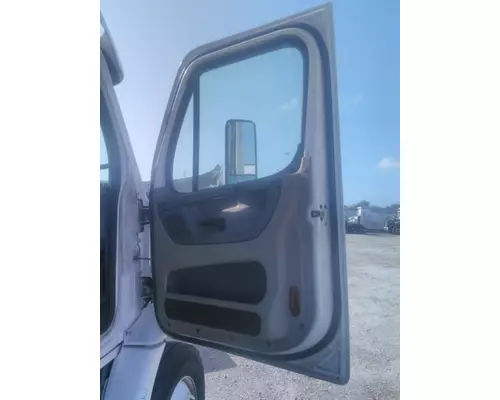 FREIGHTLINER CASCADIA 113-125 DOOR ASSEMBLY, FRONT
