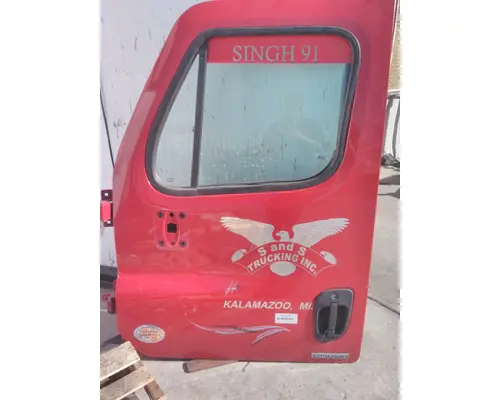 FREIGHTLINER CASCADIA 113-125 DOOR ASSEMBLY, FRONT