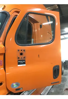 FREIGHTLINER CASCADIA 113-125 DOOR ASSEMBLY, FRONT