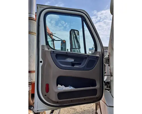FREIGHTLINER CASCADIA 113-125 DOOR ASSEMBLY, FRONT