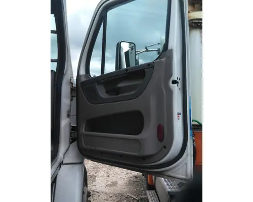 FREIGHTLINER CASCADIA 113-125 DOOR ASSEMBLY, FRONT