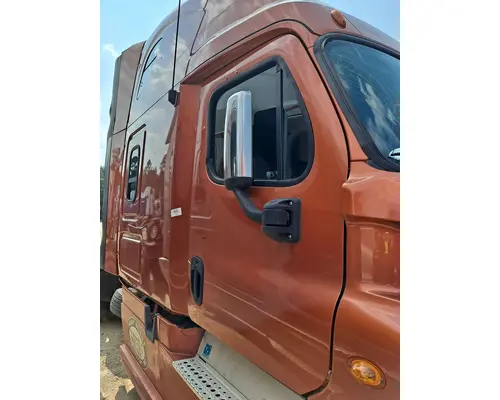 FREIGHTLINER CASCADIA 113-125 DOOR ASSEMBLY, FRONT