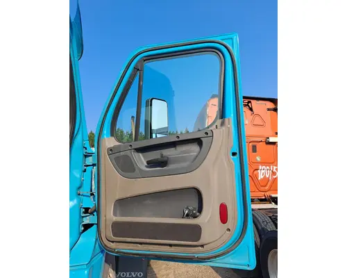 FREIGHTLINER CASCADIA 113-125 DOOR ASSEMBLY, FRONT