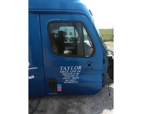 FREIGHTLINER CASCADIA 113-125 DOOR ASSEMBLY, FRONT