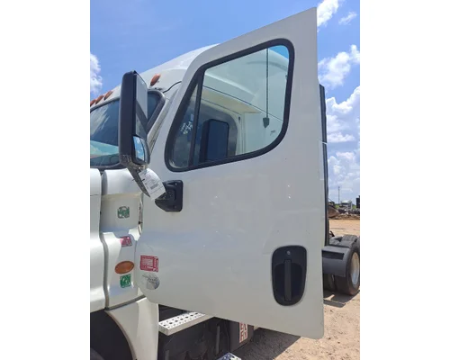 FREIGHTLINER CASCADIA 113-125 DOOR ASSEMBLY, FRONT