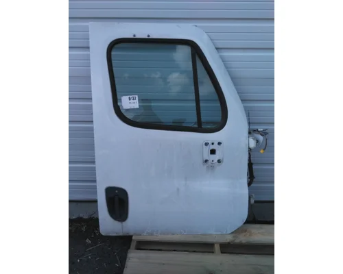 FREIGHTLINER CASCADIA 113-125 DOOR ASSEMBLY, FRONT