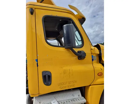 FREIGHTLINER CASCADIA 113-125 DOOR ASSEMBLY, FRONT