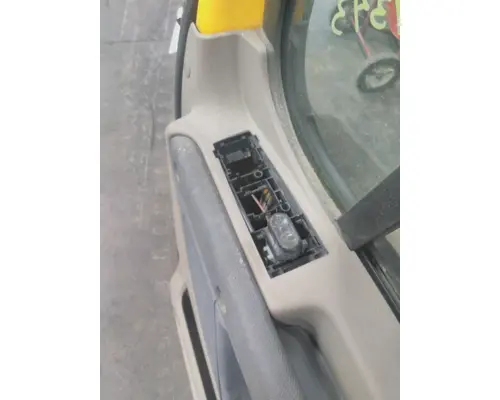 FREIGHTLINER CASCADIA 113-125 DOOR ASSEMBLY, FRONT