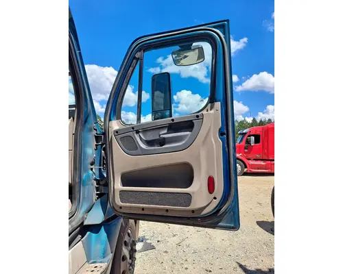 FREIGHTLINER CASCADIA 113-125 DOOR ASSEMBLY, FRONT