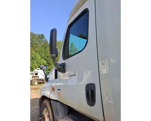 FREIGHTLINER CASCADIA 113-125 DOOR ASSEMBLY, FRONT