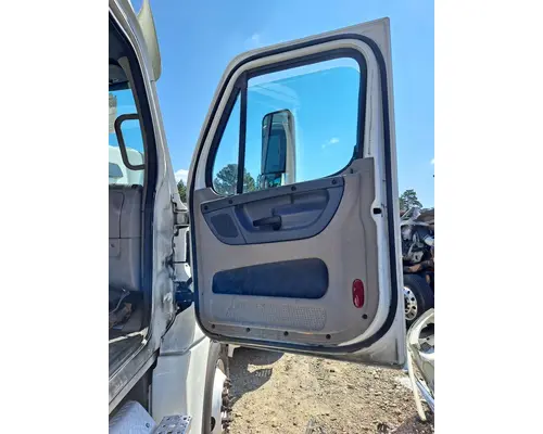 FREIGHTLINER CASCADIA 113-125 DOOR ASSEMBLY, FRONT