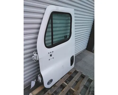FREIGHTLINER CASCADIA 113-125 DOOR ASSEMBLY, FRONT