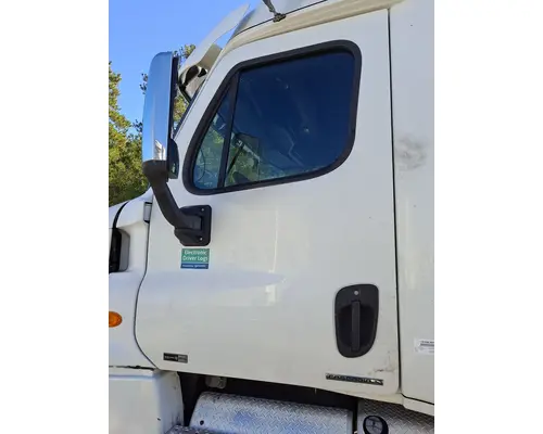 FREIGHTLINER CASCADIA 113-125 DOOR ASSEMBLY, FRONT