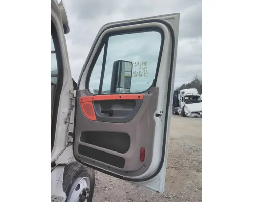 FREIGHTLINER CASCADIA 113-125 DOOR ASSEMBLY, FRONT
