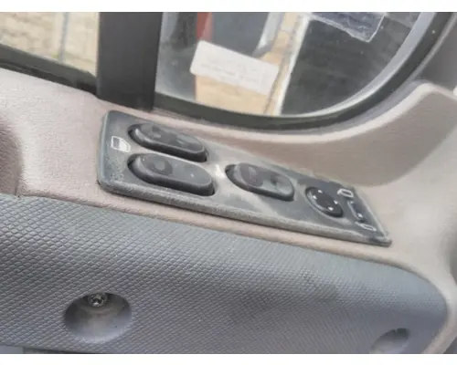 FREIGHTLINER CASCADIA 113-125 DOOR ASSEMBLY, FRONT