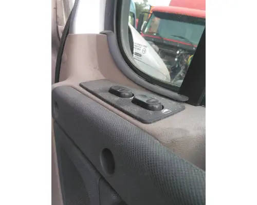 FREIGHTLINER CASCADIA 113-125 DOOR ASSEMBLY, FRONT