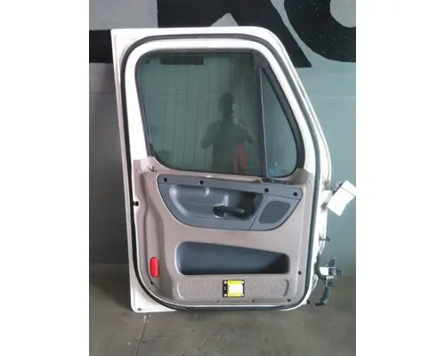 FREIGHTLINER CASCADIA 113-125 DOOR ASSEMBLY, FRONT