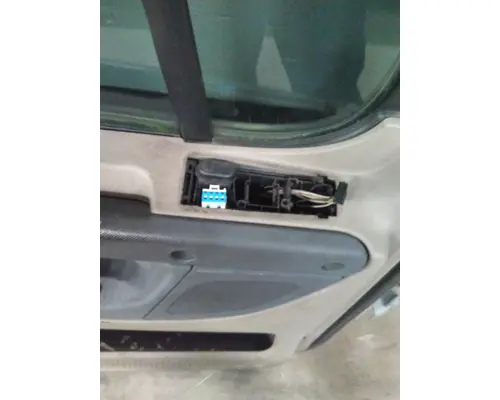 FREIGHTLINER CASCADIA 113-125 DOOR ASSEMBLY, FRONT