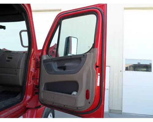 FREIGHTLINER CASCADIA 113-125 DOOR ASSEMBLY, FRONT