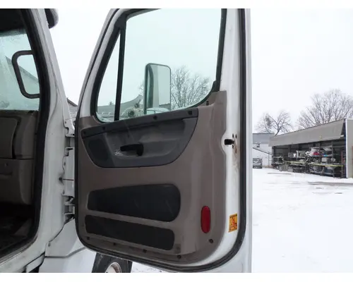 FREIGHTLINER CASCADIA 113-125 DOOR ASSEMBLY, FRONT