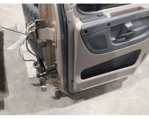 FREIGHTLINER CASCADIA 113-125 DOOR ASSEMBLY, FRONT