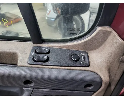 FREIGHTLINER CASCADIA 113-125 DOOR ASSEMBLY, FRONT