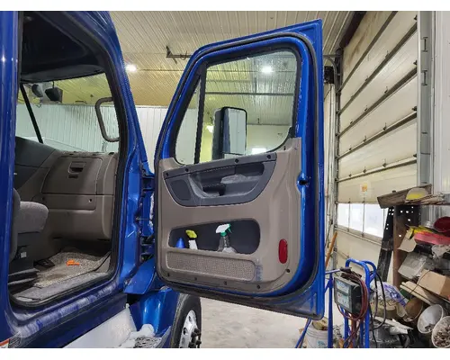 FREIGHTLINER CASCADIA 113-125 DOOR ASSEMBLY, FRONT
