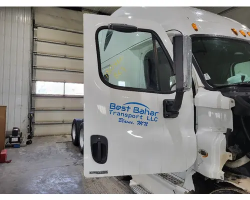 FREIGHTLINER CASCADIA 113-125 DOOR ASSEMBLY, FRONT