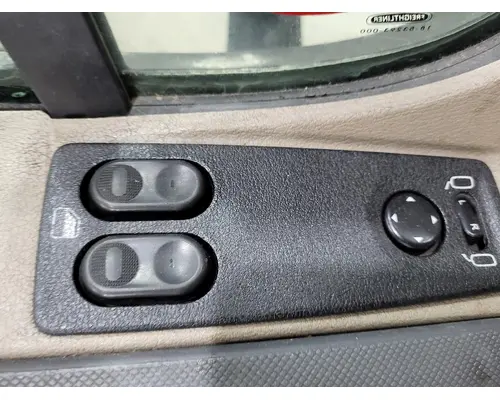 FREIGHTLINER CASCADIA 113-125 DOOR ASSEMBLY, FRONT